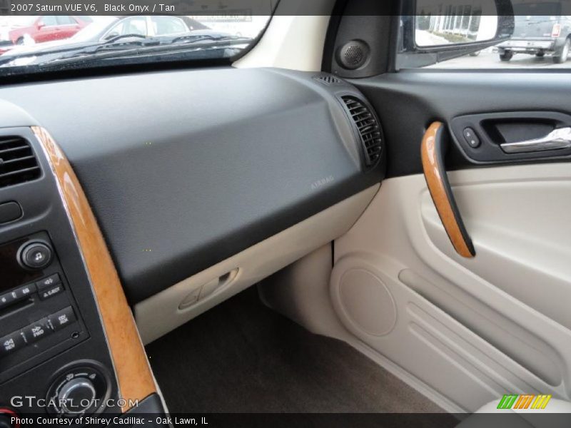 Black Onyx / Tan 2007 Saturn VUE V6