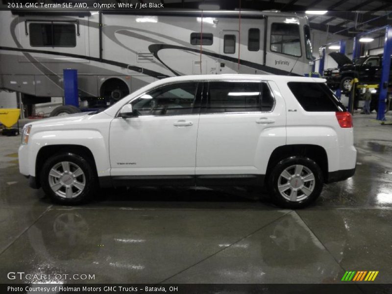 Olympic White / Jet Black 2011 GMC Terrain SLE AWD