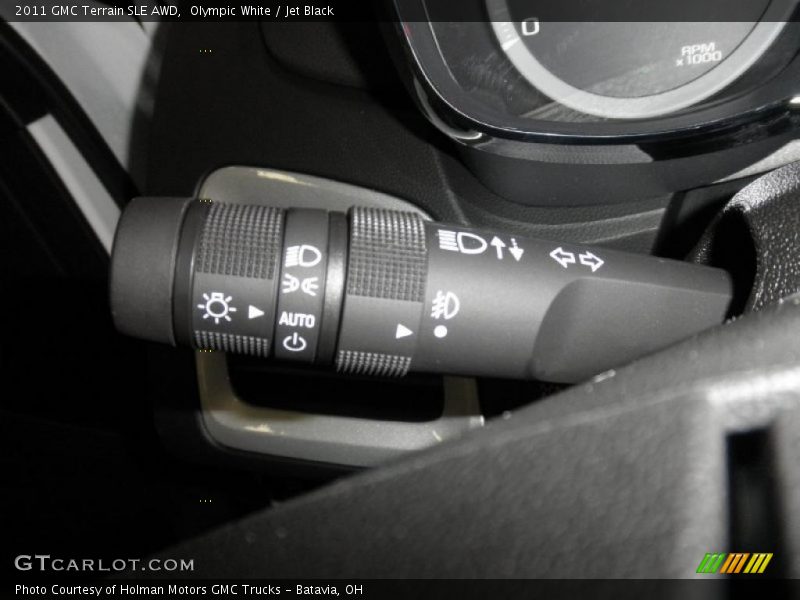 Olympic White / Jet Black 2011 GMC Terrain SLE AWD