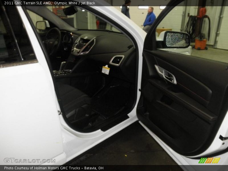 Olympic White / Jet Black 2011 GMC Terrain SLE AWD