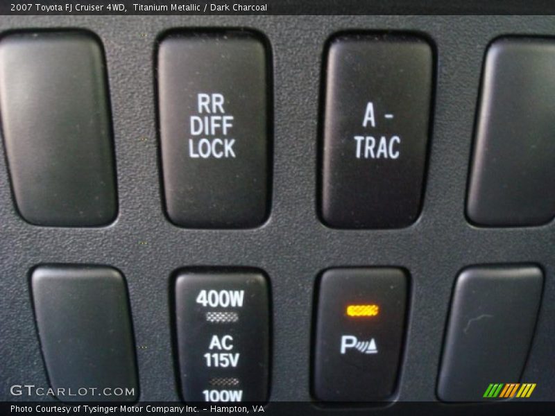 Controls of 2007 FJ Cruiser 4WD