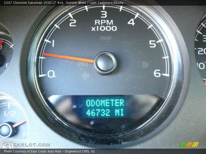 Summit White / Light Cashmere/Ebony 2007 Chevrolet Suburban 1500 LT 4x4
