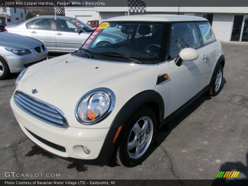 Pepper White / Black/Grey 2009 Mini Cooper Hardtop