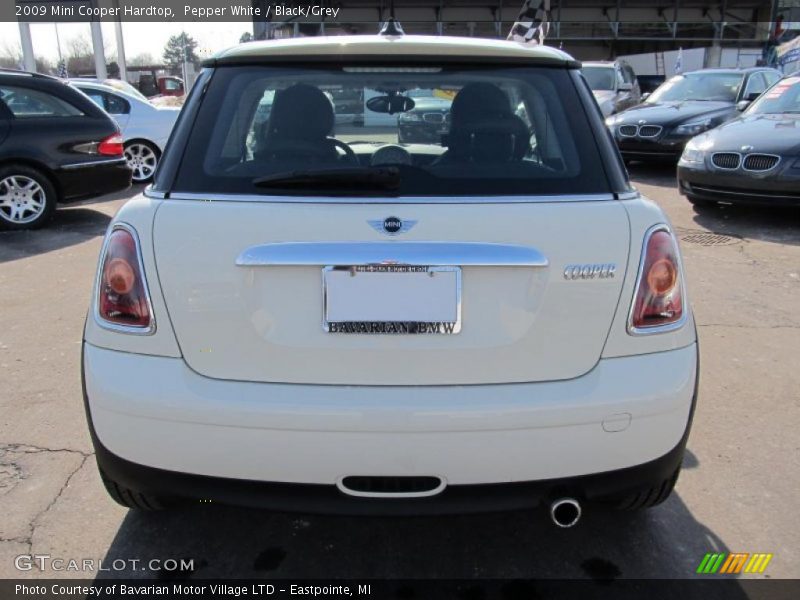 Pepper White / Black/Grey 2009 Mini Cooper Hardtop
