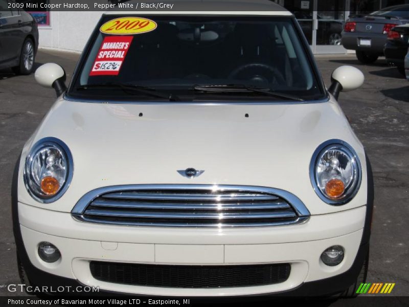 Pepper White / Black/Grey 2009 Mini Cooper Hardtop