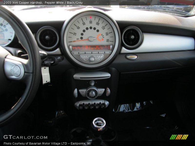 Pepper White / Black/Grey 2009 Mini Cooper Hardtop