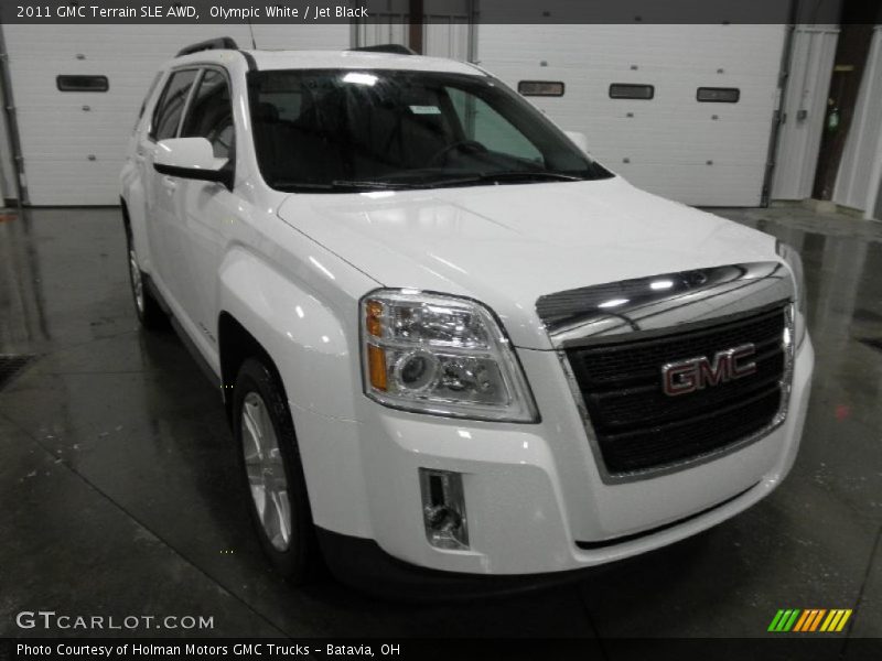 Front 3/4 View of 2011 Terrain SLE AWD