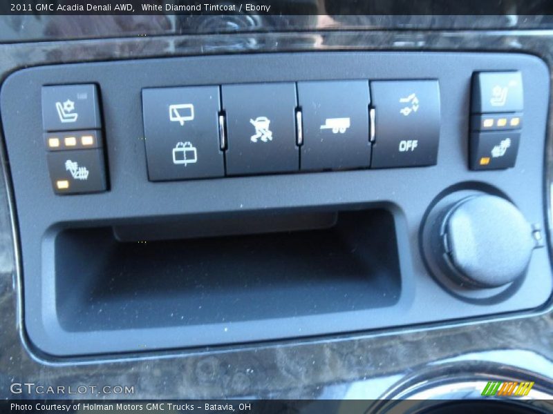 Controls of 2011 Acadia Denali AWD