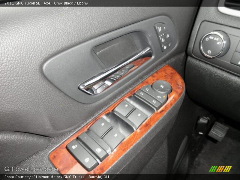 Controls of 2011 Yukon SLT 4x4