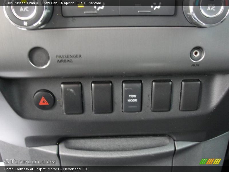 Controls of 2009 Titan XE Crew Cab