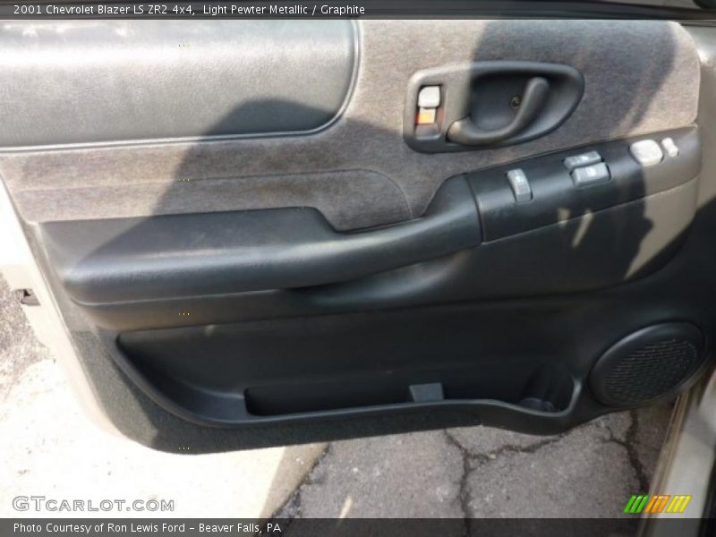 Light Pewter Metallic / Graphite 2001 Chevrolet Blazer LS ZR2 4x4