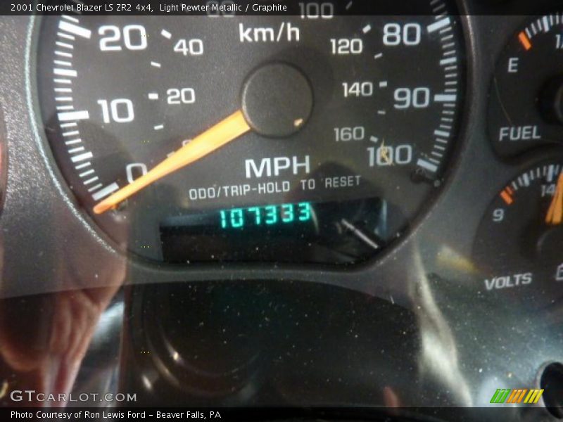 Light Pewter Metallic / Graphite 2001 Chevrolet Blazer LS ZR2 4x4