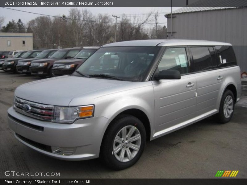 Front 3/4 View of 2011 Flex SE