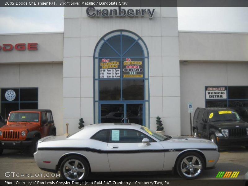 Bright Silver Metallic / Dark Slate Gray 2009 Dodge Challenger R/T