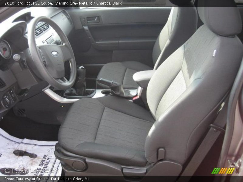 Sterling Grey Metallic / Charcoal Black 2010 Ford Focus SE Coupe