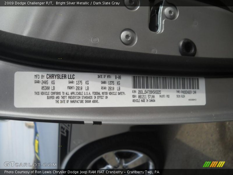 Bright Silver Metallic / Dark Slate Gray 2009 Dodge Challenger R/T