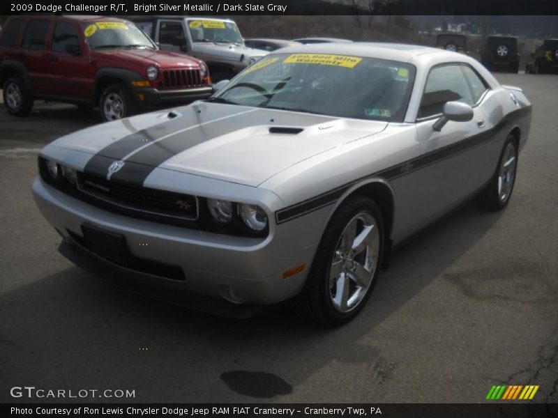 Front 3/4 View of 2009 Challenger R/T