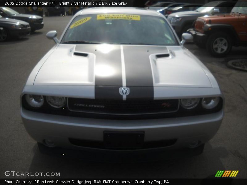 Bright Silver Metallic / Dark Slate Gray 2009 Dodge Challenger R/T