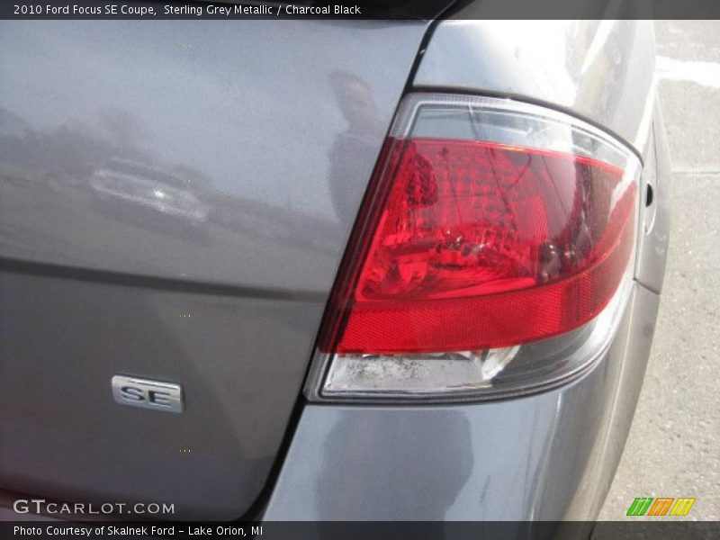 Sterling Grey Metallic / Charcoal Black 2010 Ford Focus SE Coupe