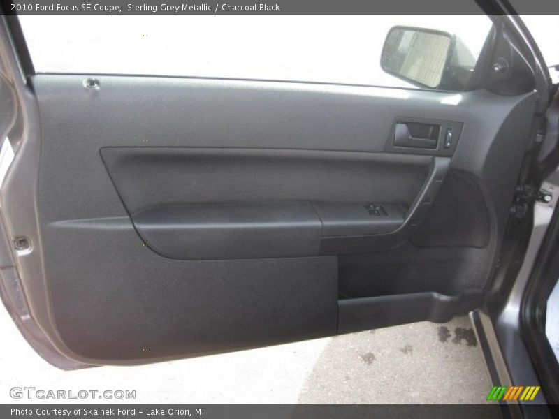 Sterling Grey Metallic / Charcoal Black 2010 Ford Focus SE Coupe