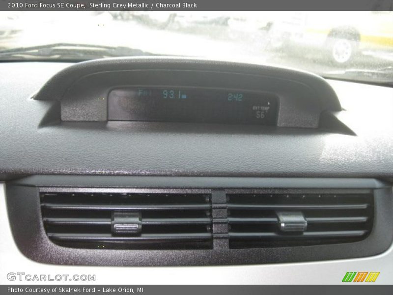 Sterling Grey Metallic / Charcoal Black 2010 Ford Focus SE Coupe