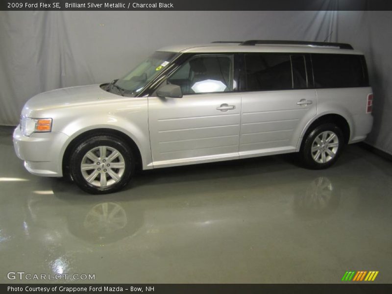 Brilliant Silver Metallic / Charcoal Black 2009 Ford Flex SE