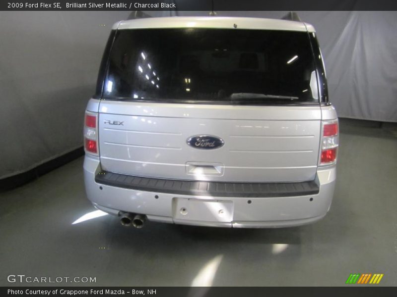 Brilliant Silver Metallic / Charcoal Black 2009 Ford Flex SE