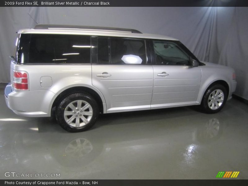 Brilliant Silver Metallic / Charcoal Black 2009 Ford Flex SE