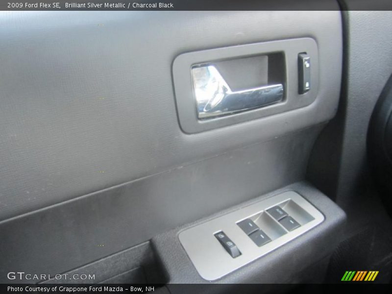 Brilliant Silver Metallic / Charcoal Black 2009 Ford Flex SE