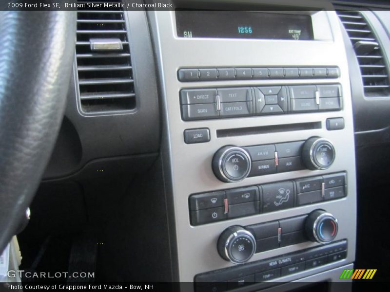 Brilliant Silver Metallic / Charcoal Black 2009 Ford Flex SE