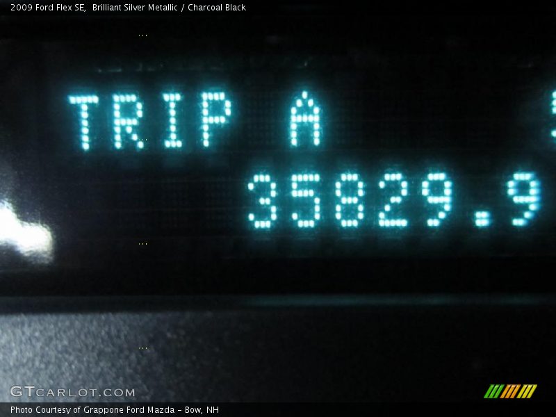 Brilliant Silver Metallic / Charcoal Black 2009 Ford Flex SE