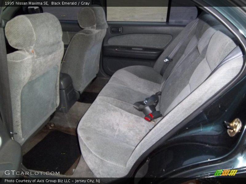 Black Emerald / Gray 1995 Nissan Maxima SE