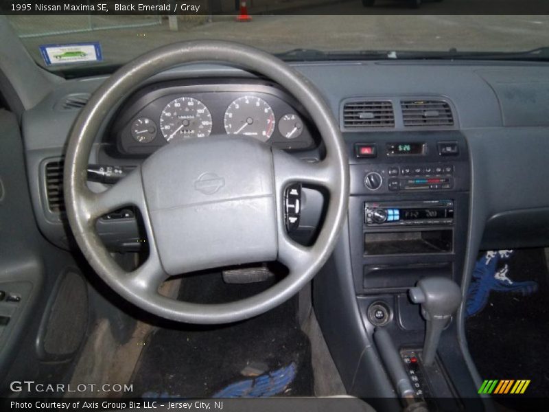 Black Emerald / Gray 1995 Nissan Maxima SE