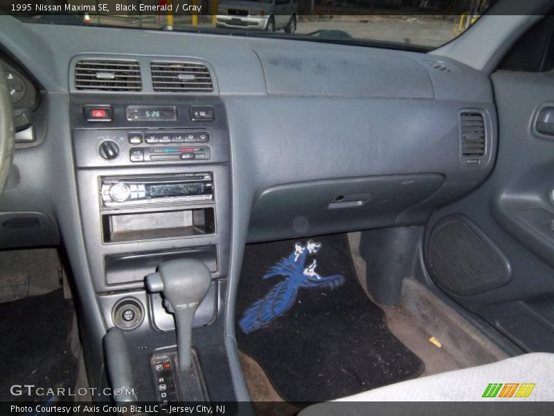 Black Emerald / Gray 1995 Nissan Maxima SE