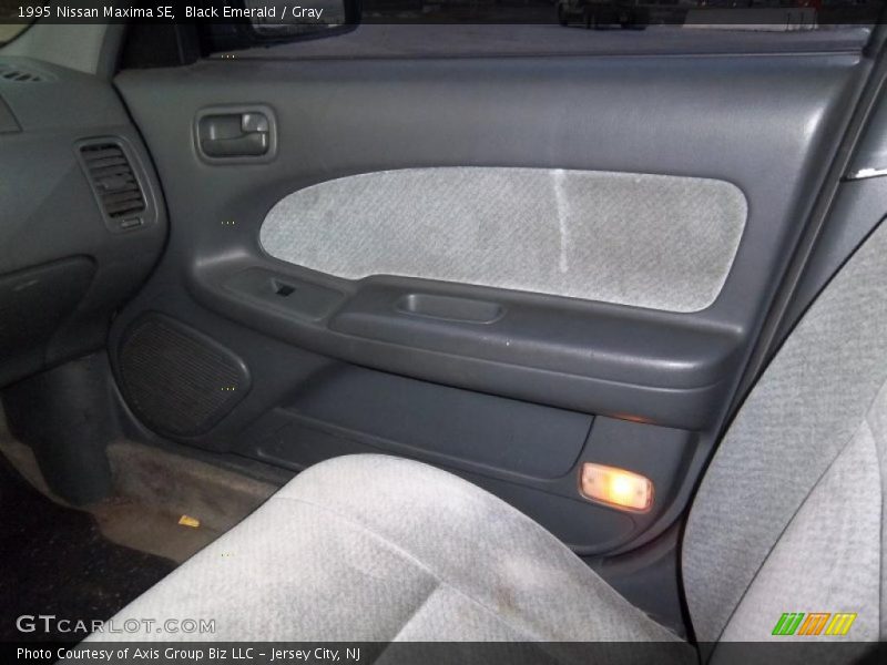 Black Emerald / Gray 1995 Nissan Maxima SE