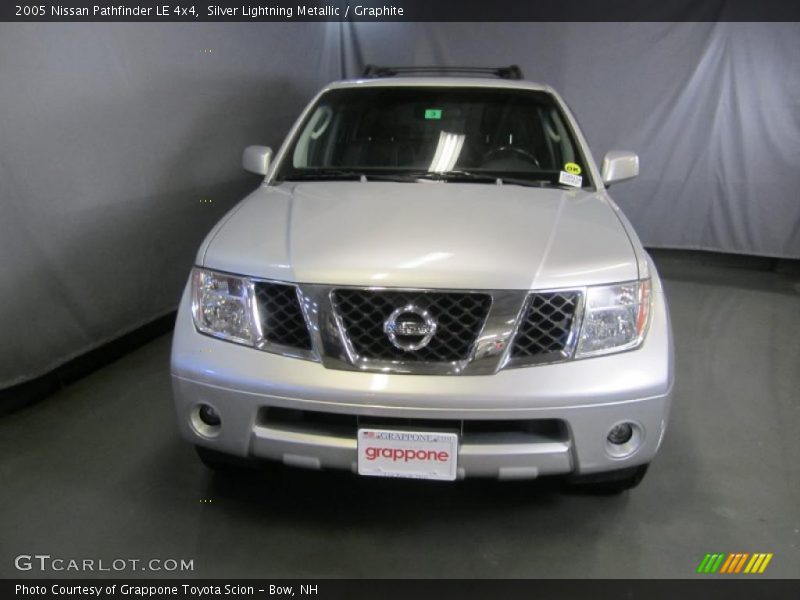 Silver Lightning Metallic / Graphite 2005 Nissan Pathfinder LE 4x4