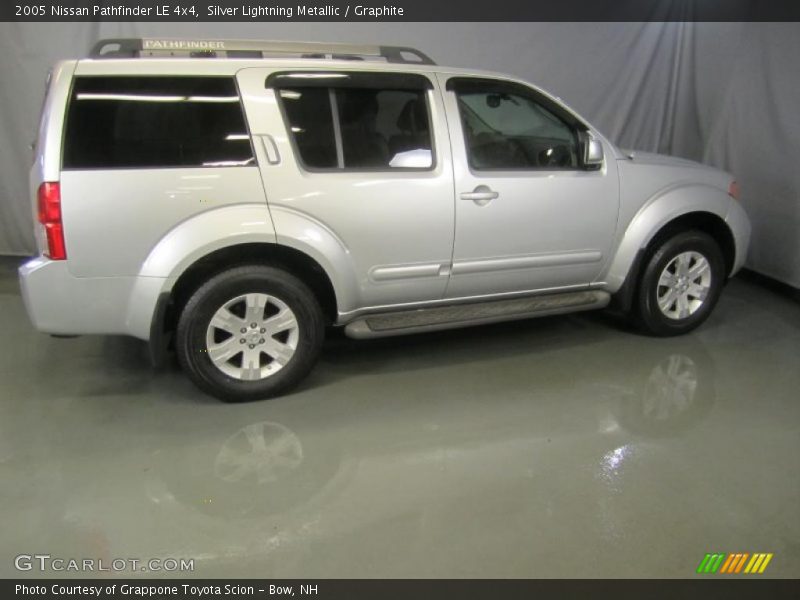 Silver Lightning Metallic / Graphite 2005 Nissan Pathfinder LE 4x4