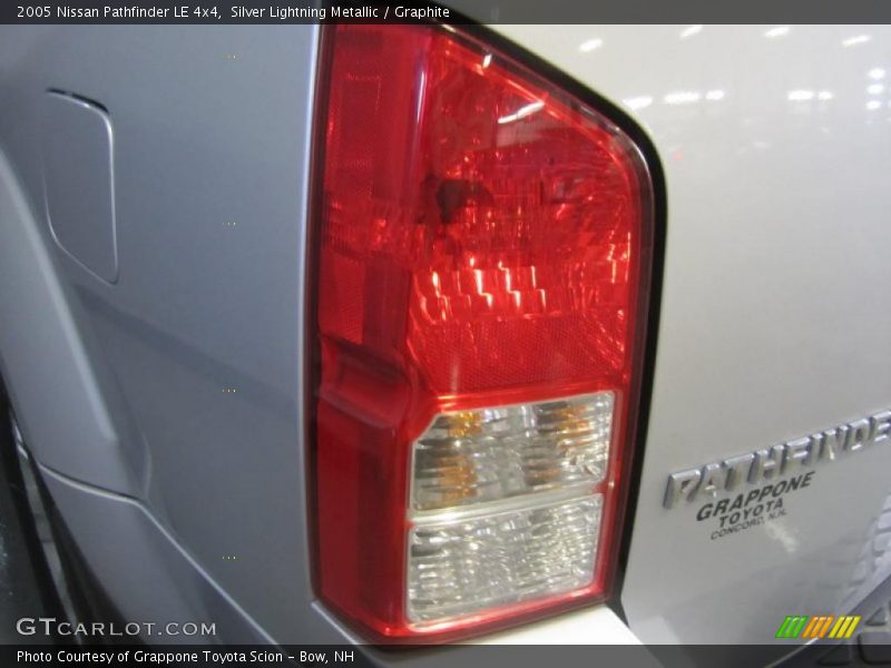 Silver Lightning Metallic / Graphite 2005 Nissan Pathfinder LE 4x4