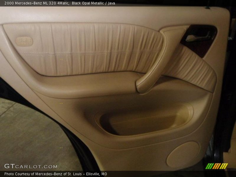 Black Opal Metallic / Java 2000 Mercedes-Benz ML 320 4Matic