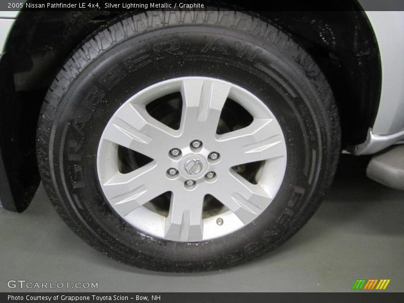 Silver Lightning Metallic / Graphite 2005 Nissan Pathfinder LE 4x4