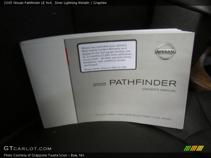 Silver Lightning Metallic / Graphite 2005 Nissan Pathfinder LE 4x4
