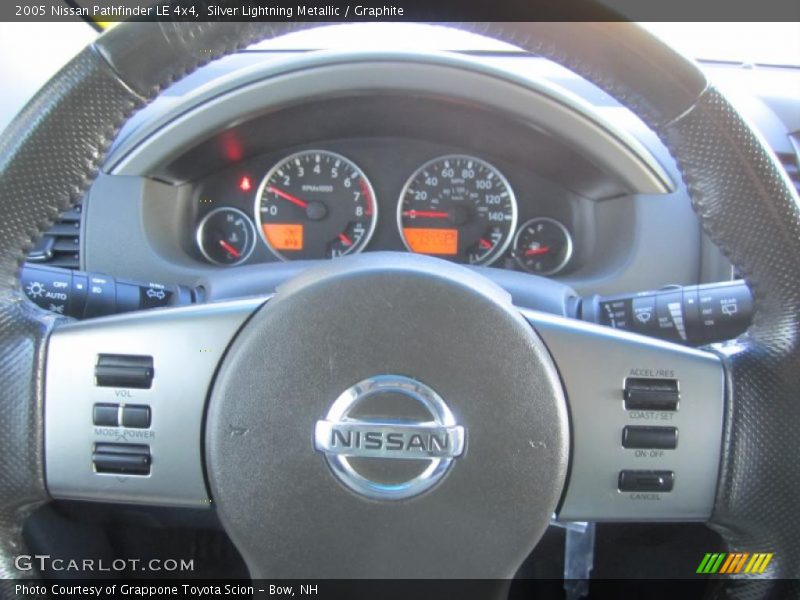 Silver Lightning Metallic / Graphite 2005 Nissan Pathfinder LE 4x4