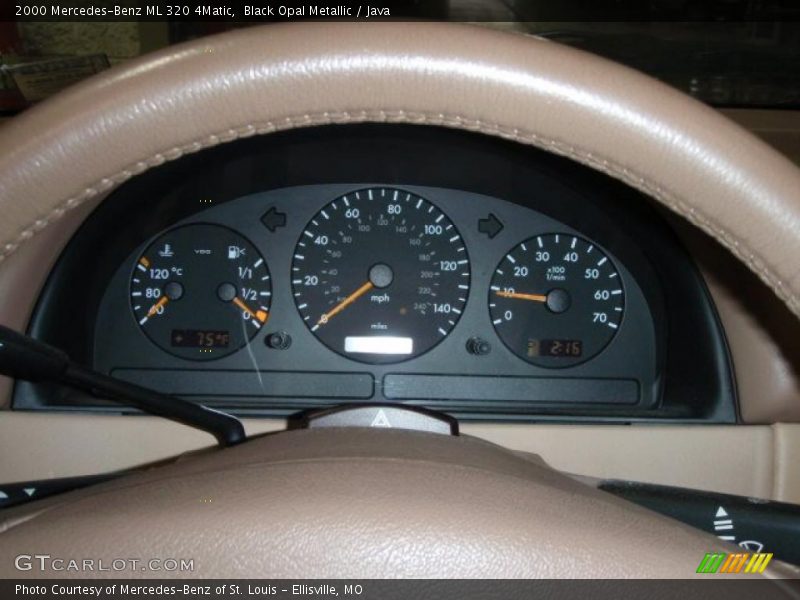 Black Opal Metallic / Java 2000 Mercedes-Benz ML 320 4Matic