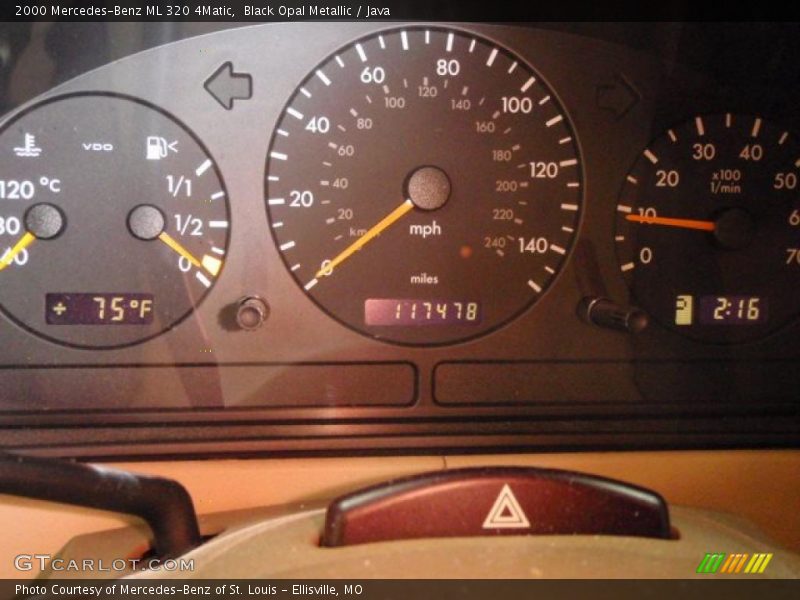 Black Opal Metallic / Java 2000 Mercedes-Benz ML 320 4Matic