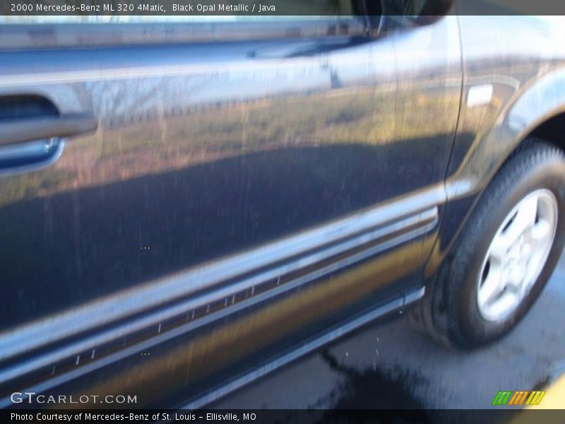 Black Opal Metallic / Java 2000 Mercedes-Benz ML 320 4Matic