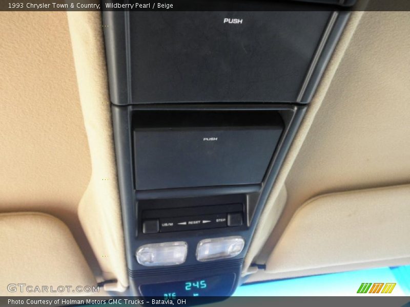 Wildberry Pearl / Beige 1993 Chrysler Town & Country