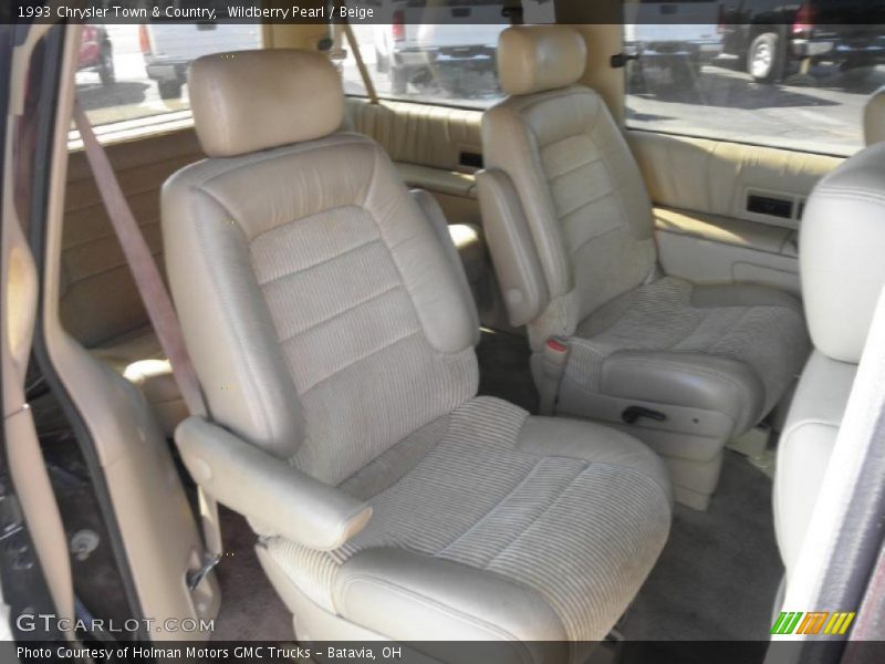 Wildberry Pearl / Beige 1993 Chrysler Town & Country