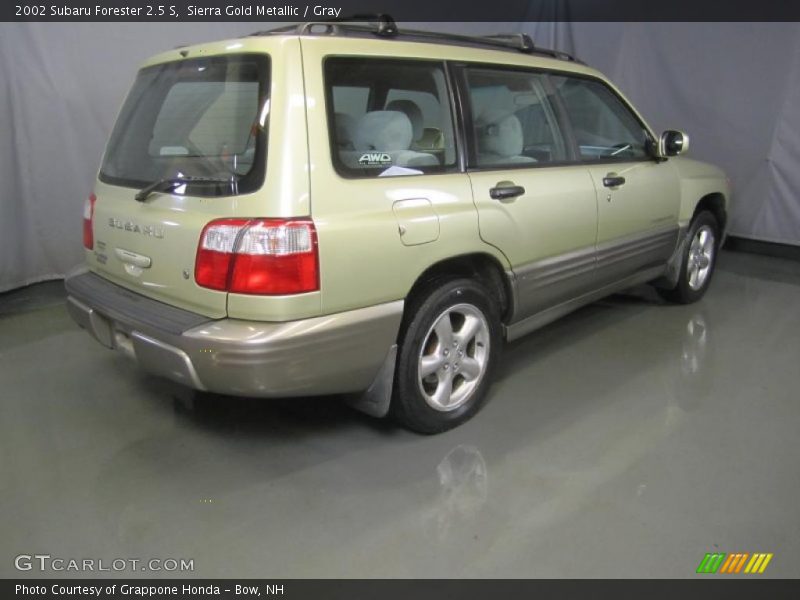 Sierra Gold Metallic / Gray 2002 Subaru Forester 2.5 S