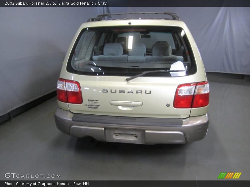 Sierra Gold Metallic / Gray 2002 Subaru Forester 2.5 S