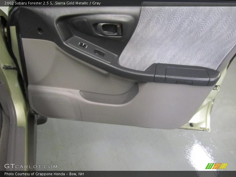 Sierra Gold Metallic / Gray 2002 Subaru Forester 2.5 S